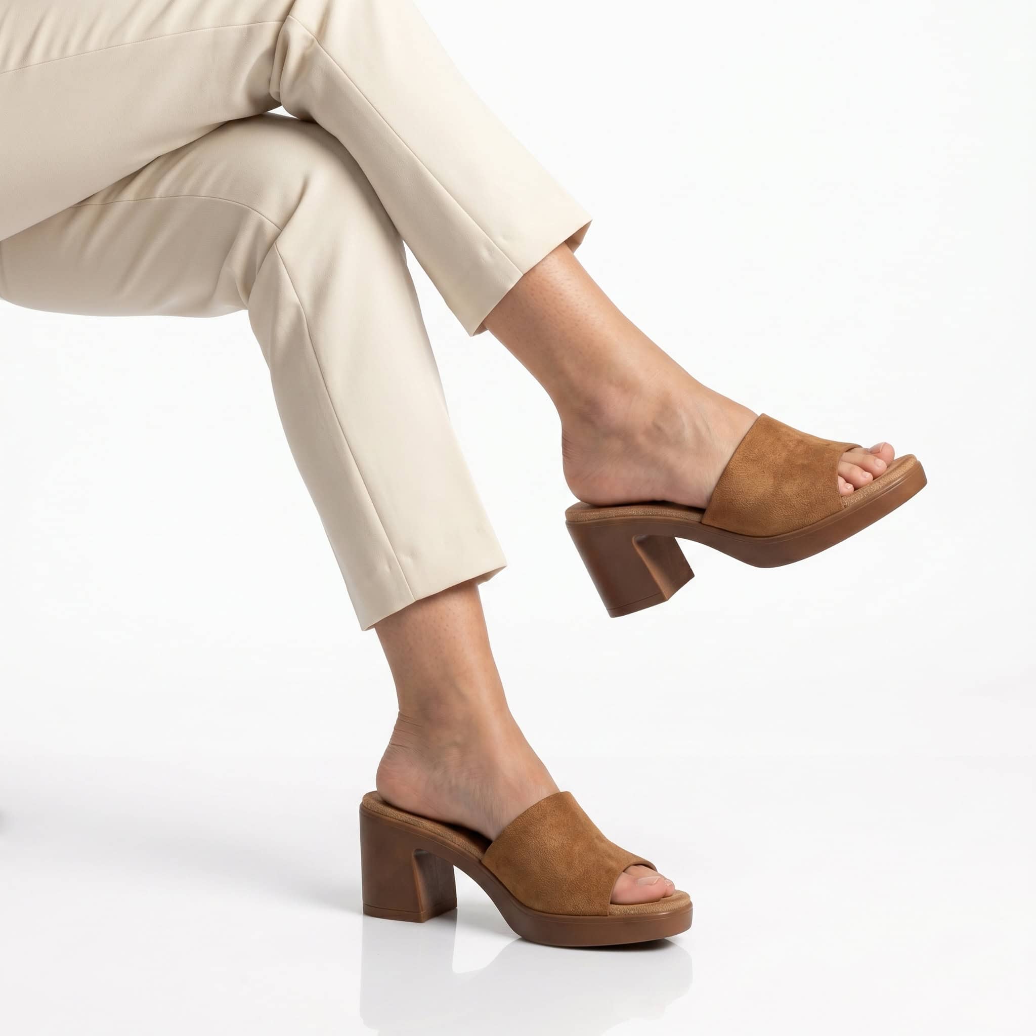 WOD – Sandales demi talon en Camel.