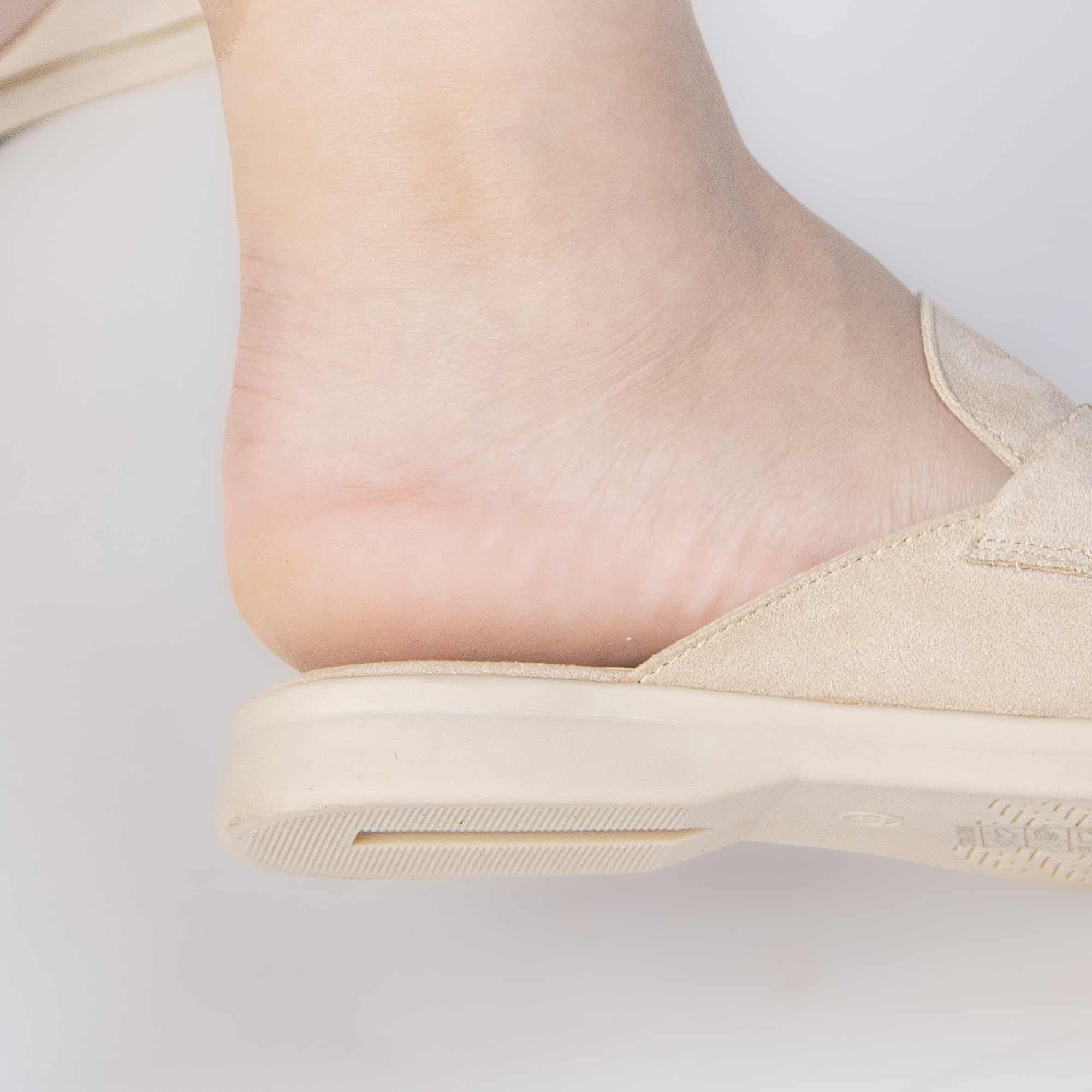 CATALEO - Mules femmes en Beige.