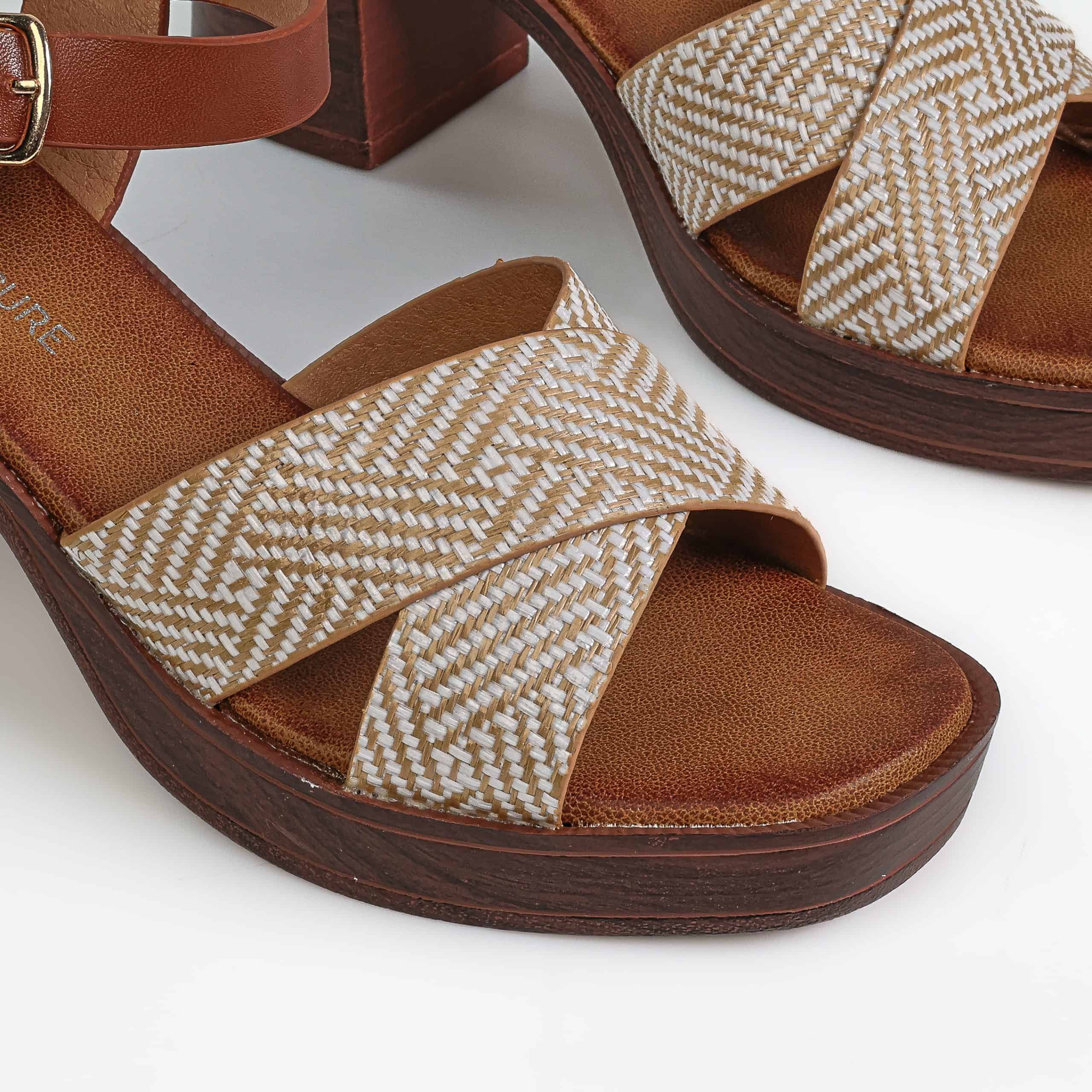 Cèdre – Sandales demi talon raffia en Beige.