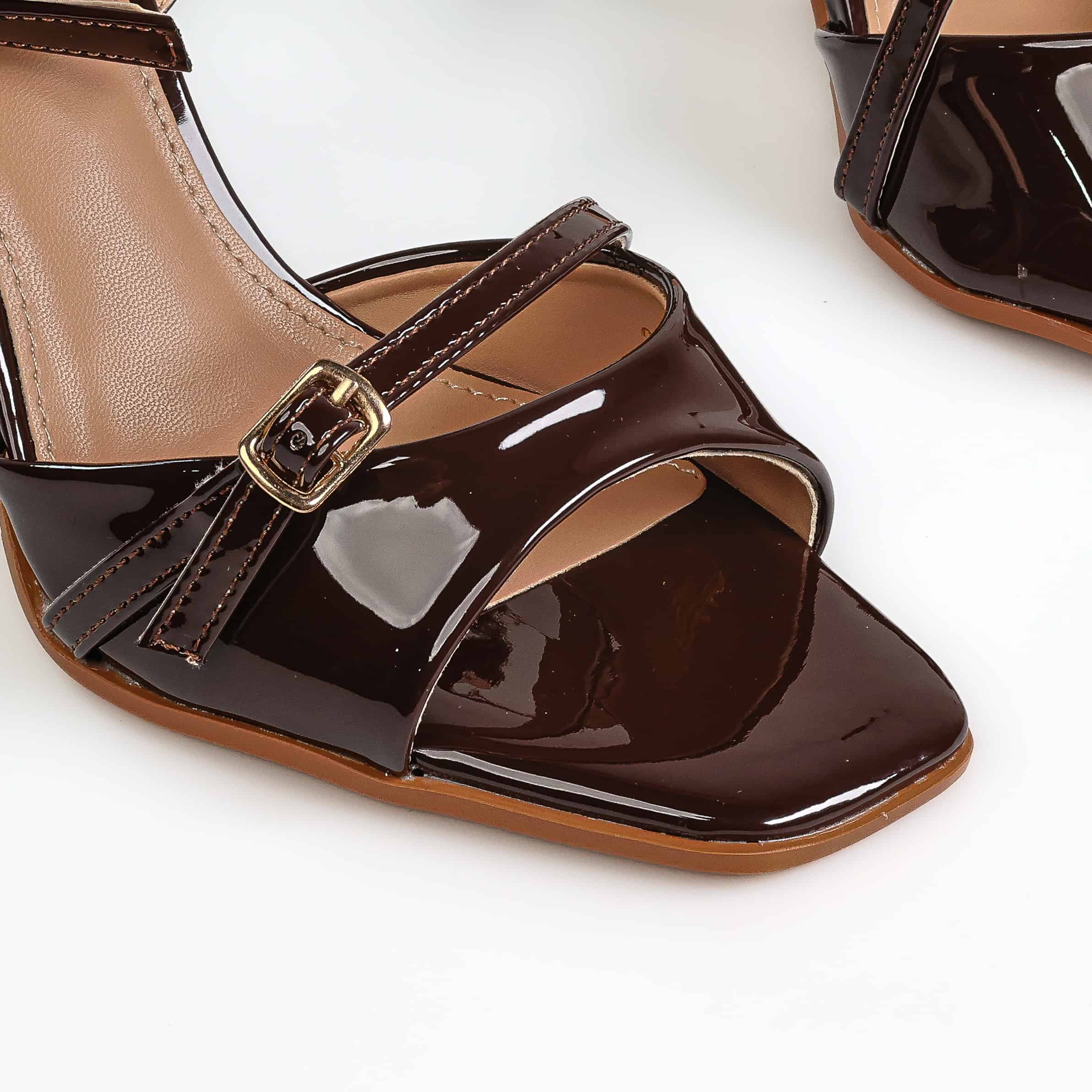 Monolithe – Sandales à talon en Marron.