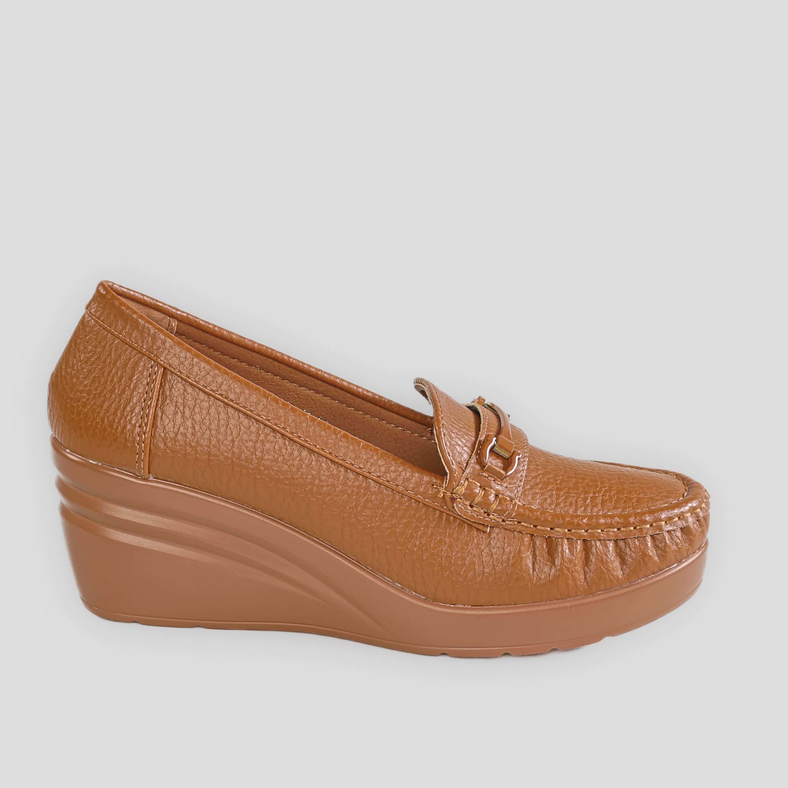 Nova – Mocassins compensées en Tabac.
