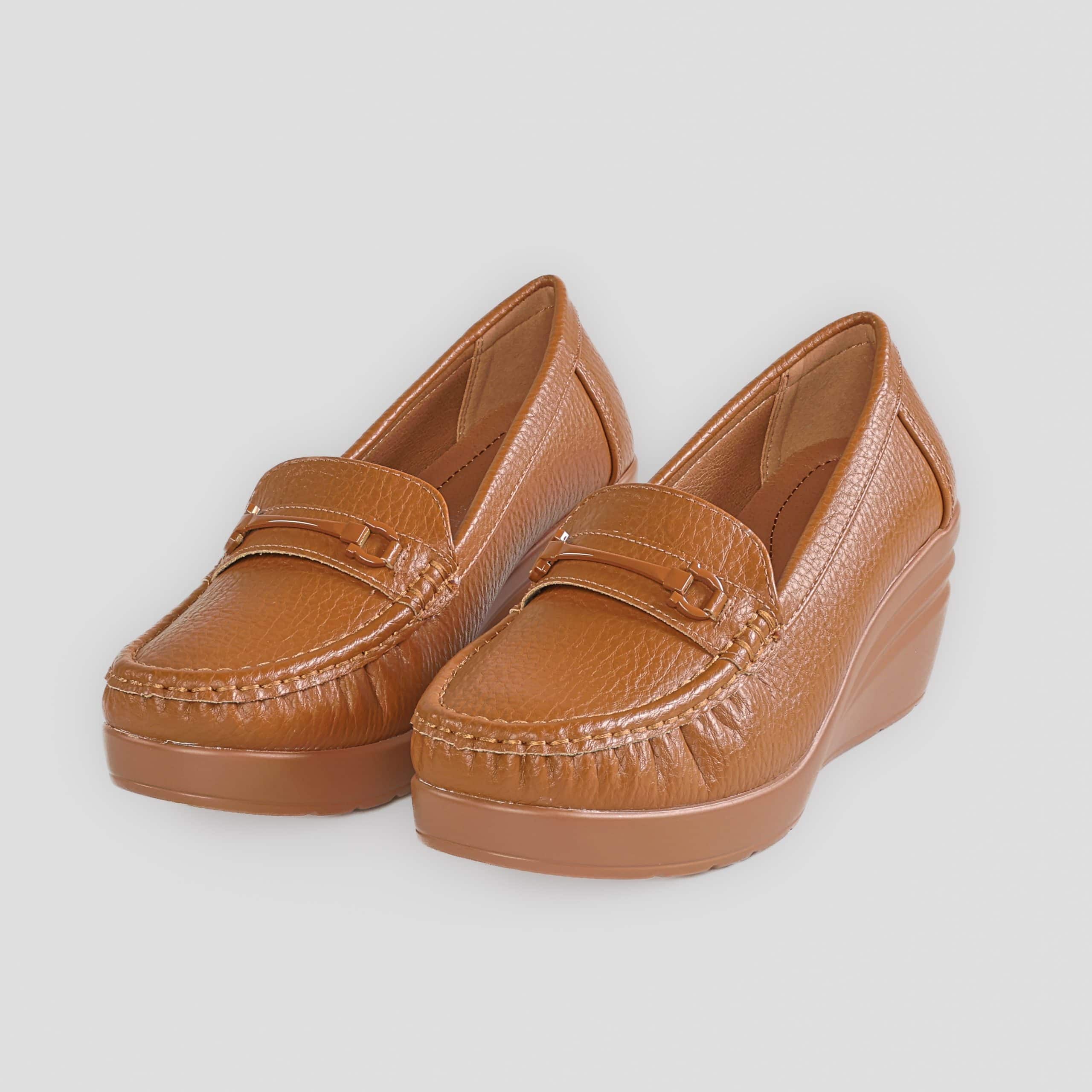 Nova – Mocassins compensées en Tabac.