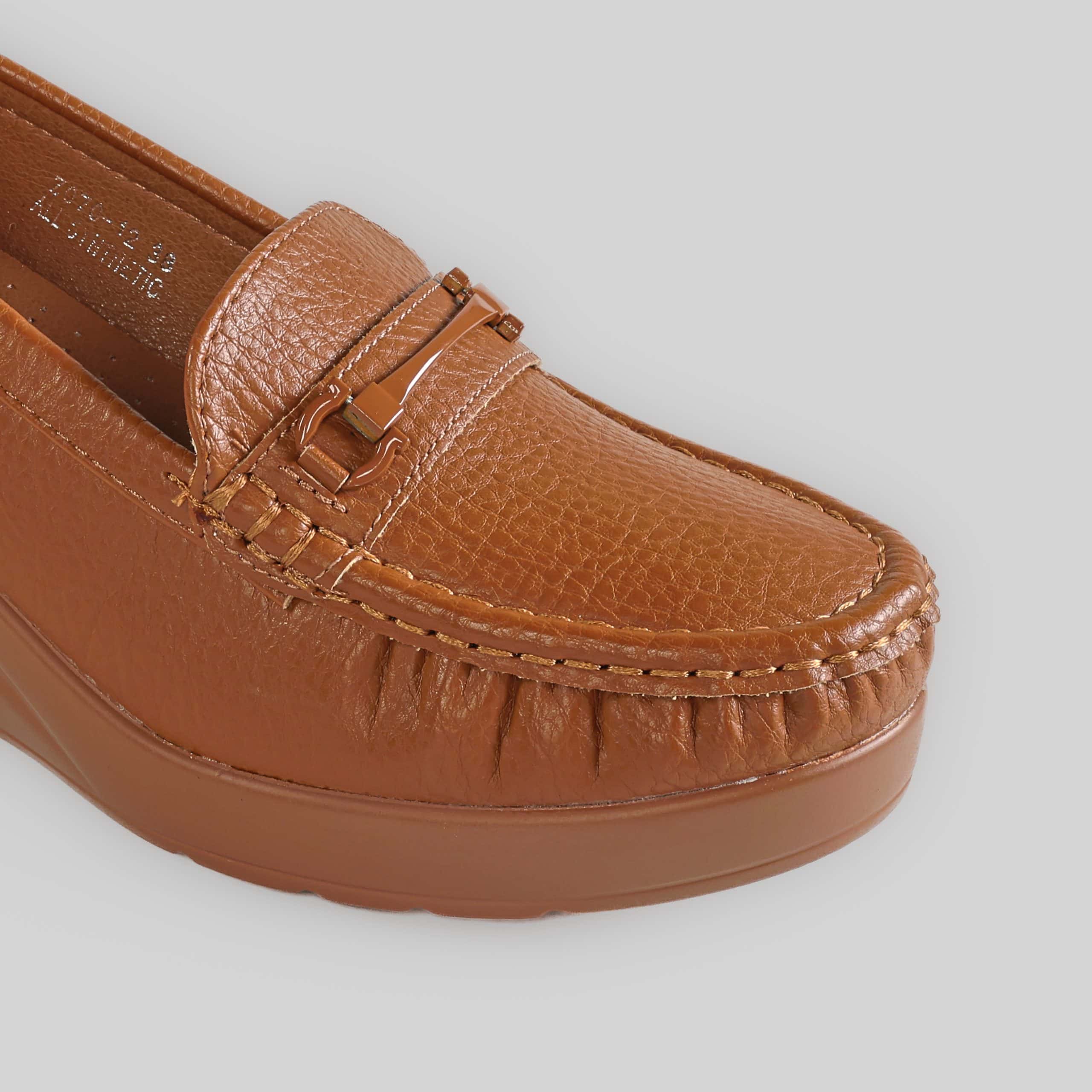 Nova – Mocassins compensées en Tabac.
