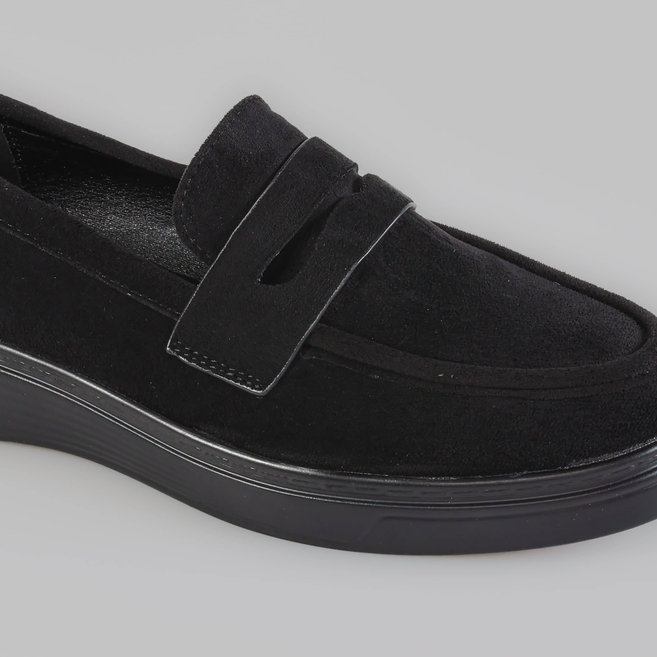Losy – Derbies Femmes en Noir.