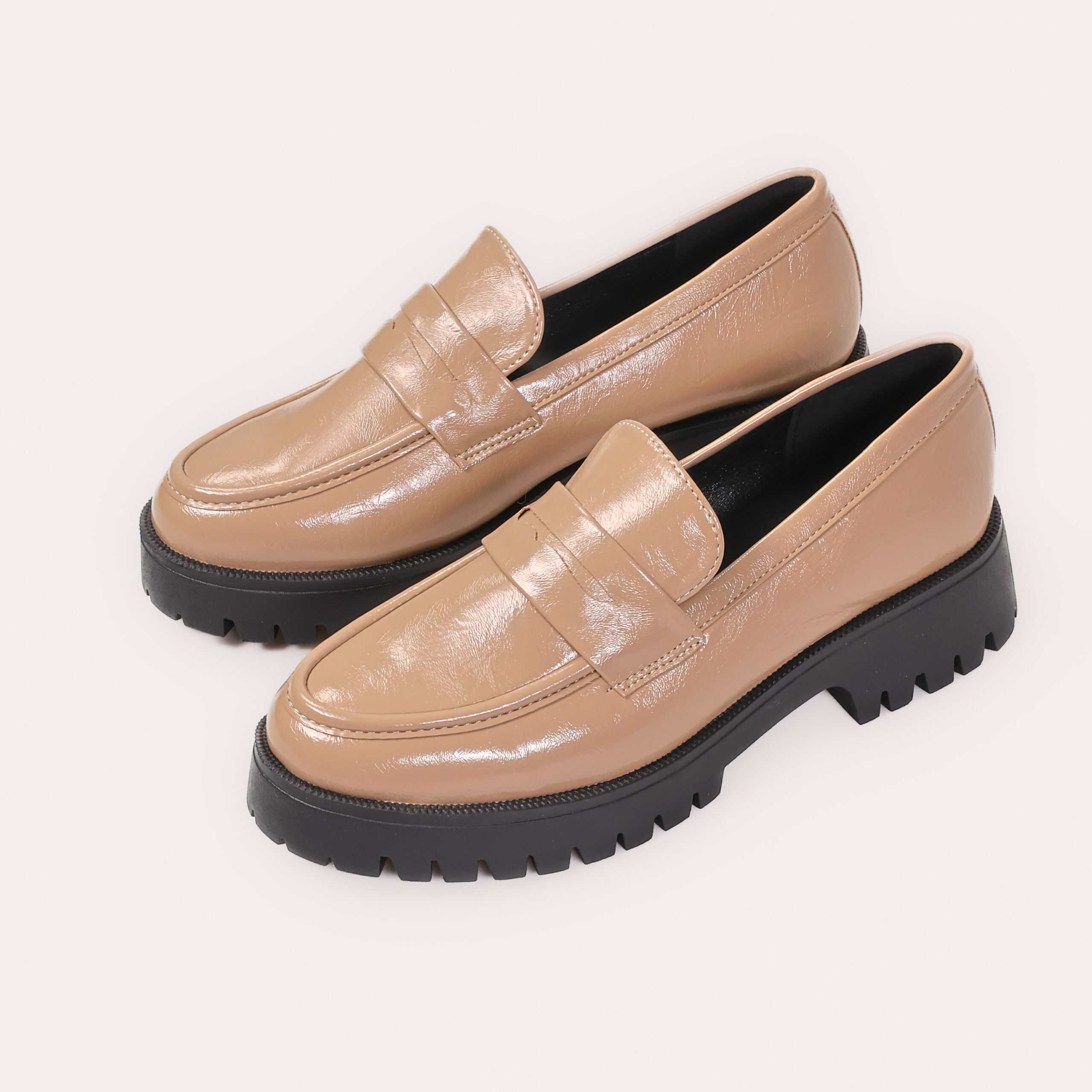 Valiny – Derbies Femmes en Kaki.