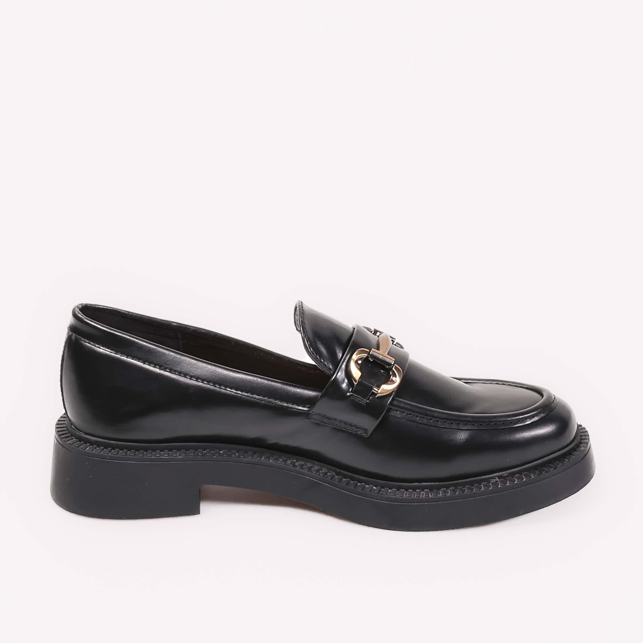 Louisa – Derbies Femmes en Noir.