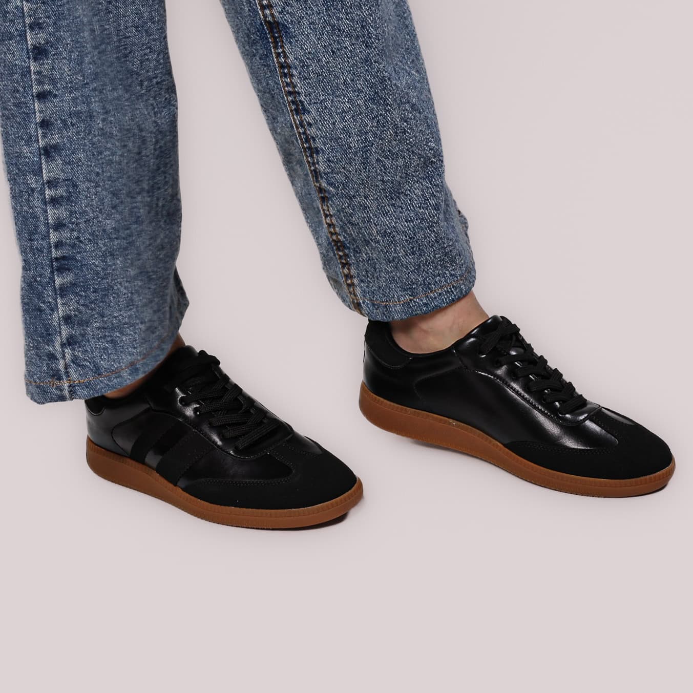 Jolly – Baskets Femmes en Noir.