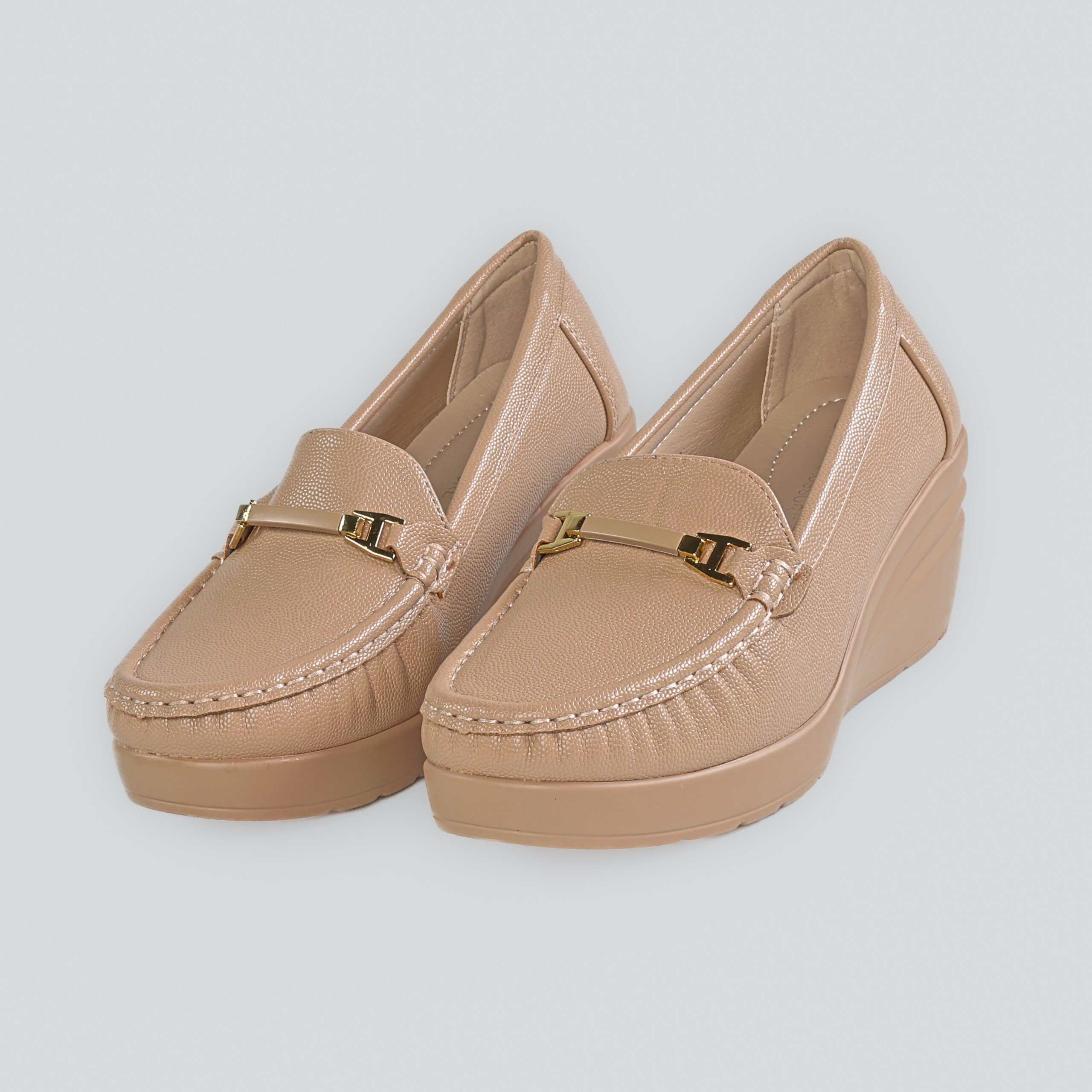 Alba – Mocassins compensées en Beige.
