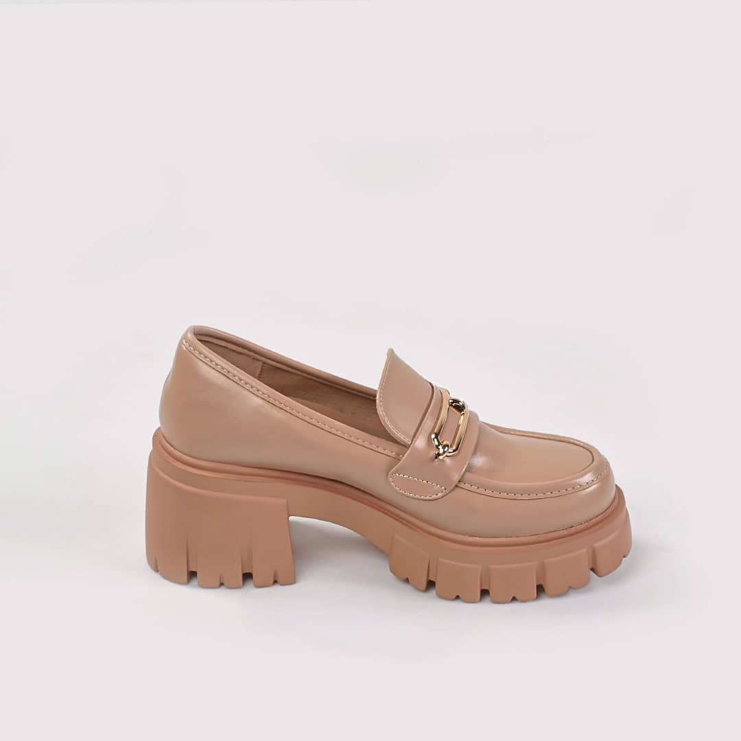 Lilas – Derbies à talon en Beige.