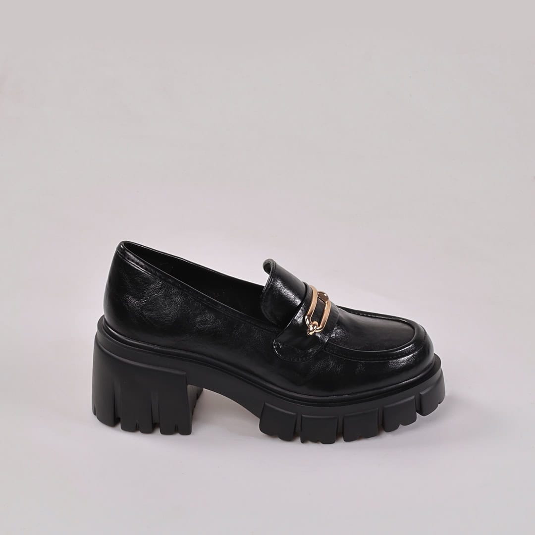 Lilas – Derbies à talon en Noir.