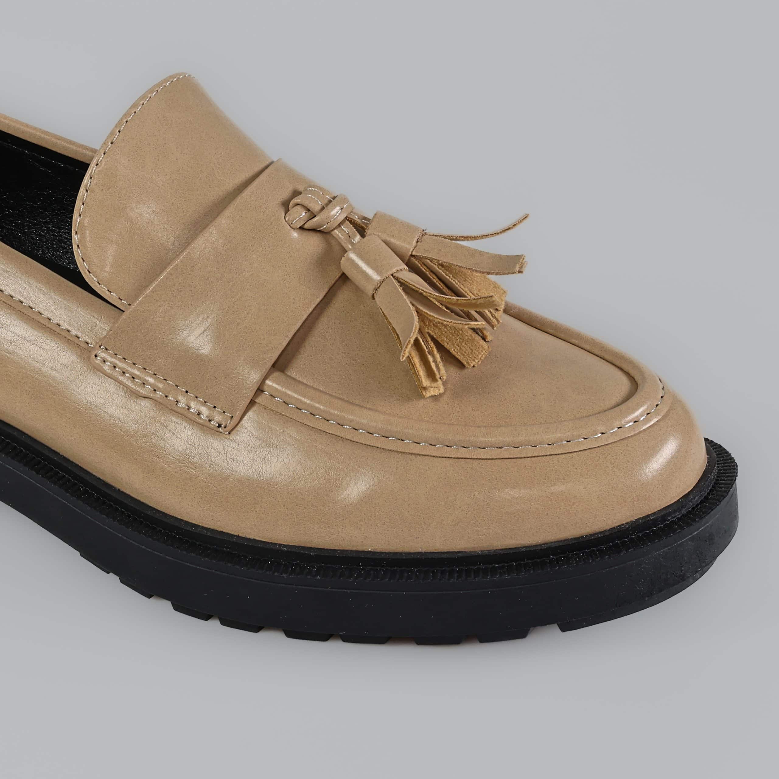 TAMILA – Derbies Femmes en Beige.
