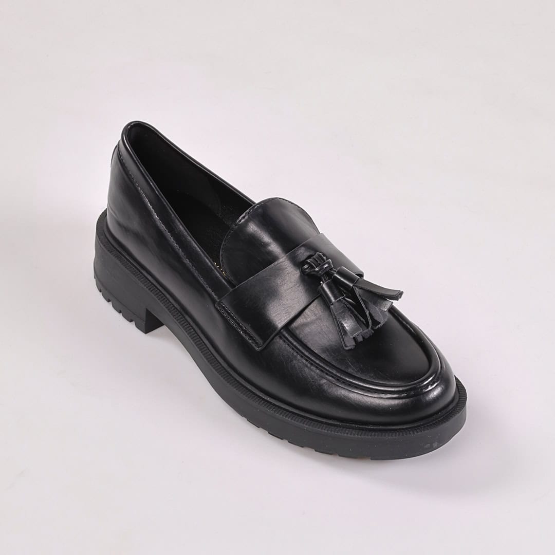 TAMILA – Derbies Femmes en Noir.