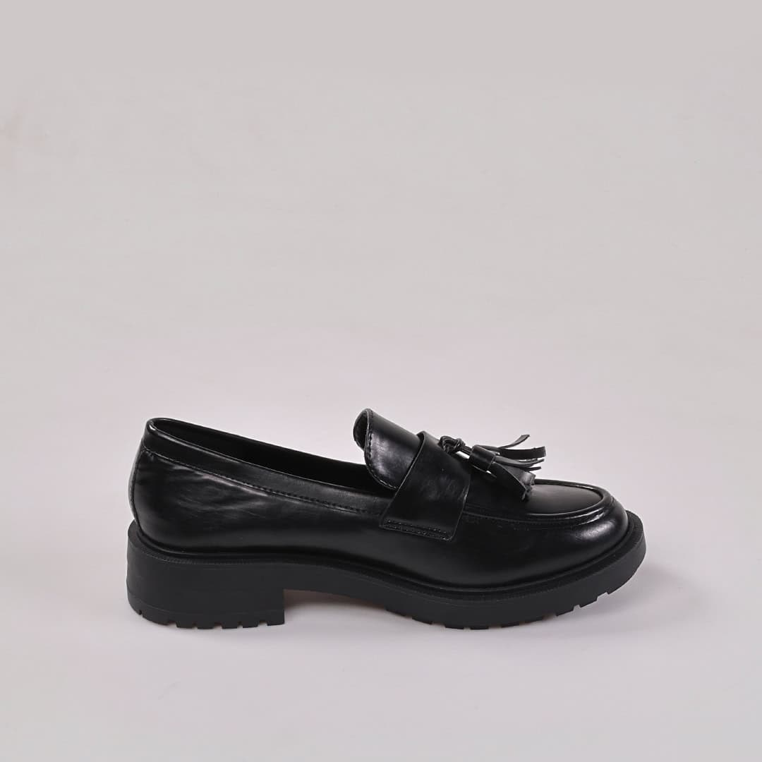 TAMILA – Derbies Femmes en Noir.