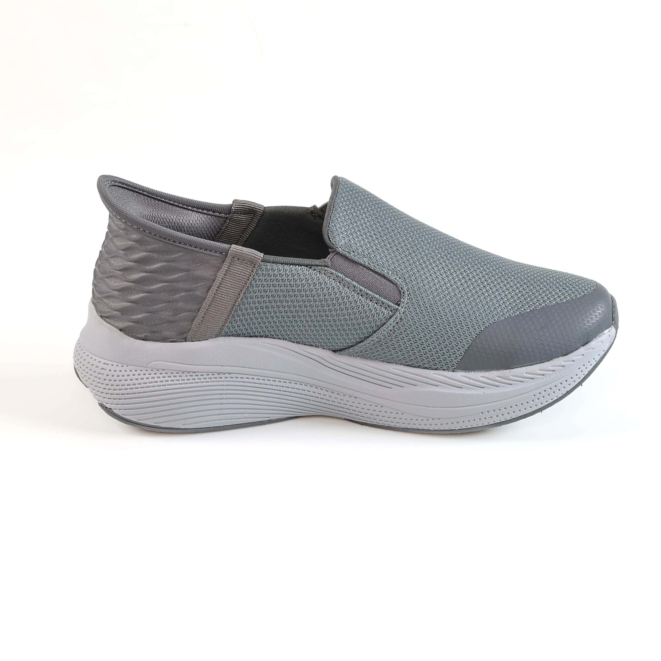 Kylian – Baskets Femmes en Gris.