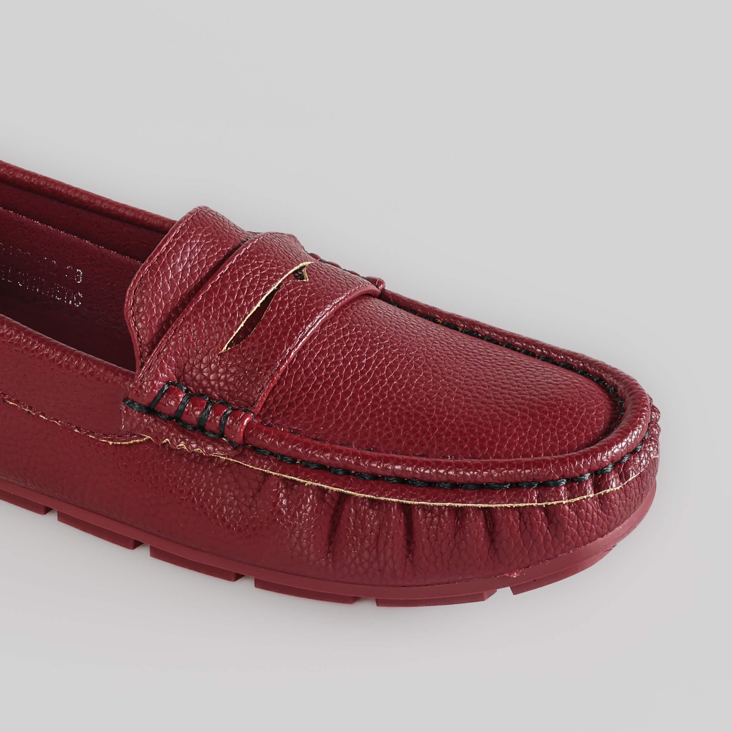 JASMINE – Mocassins Femmes en Bordeau.