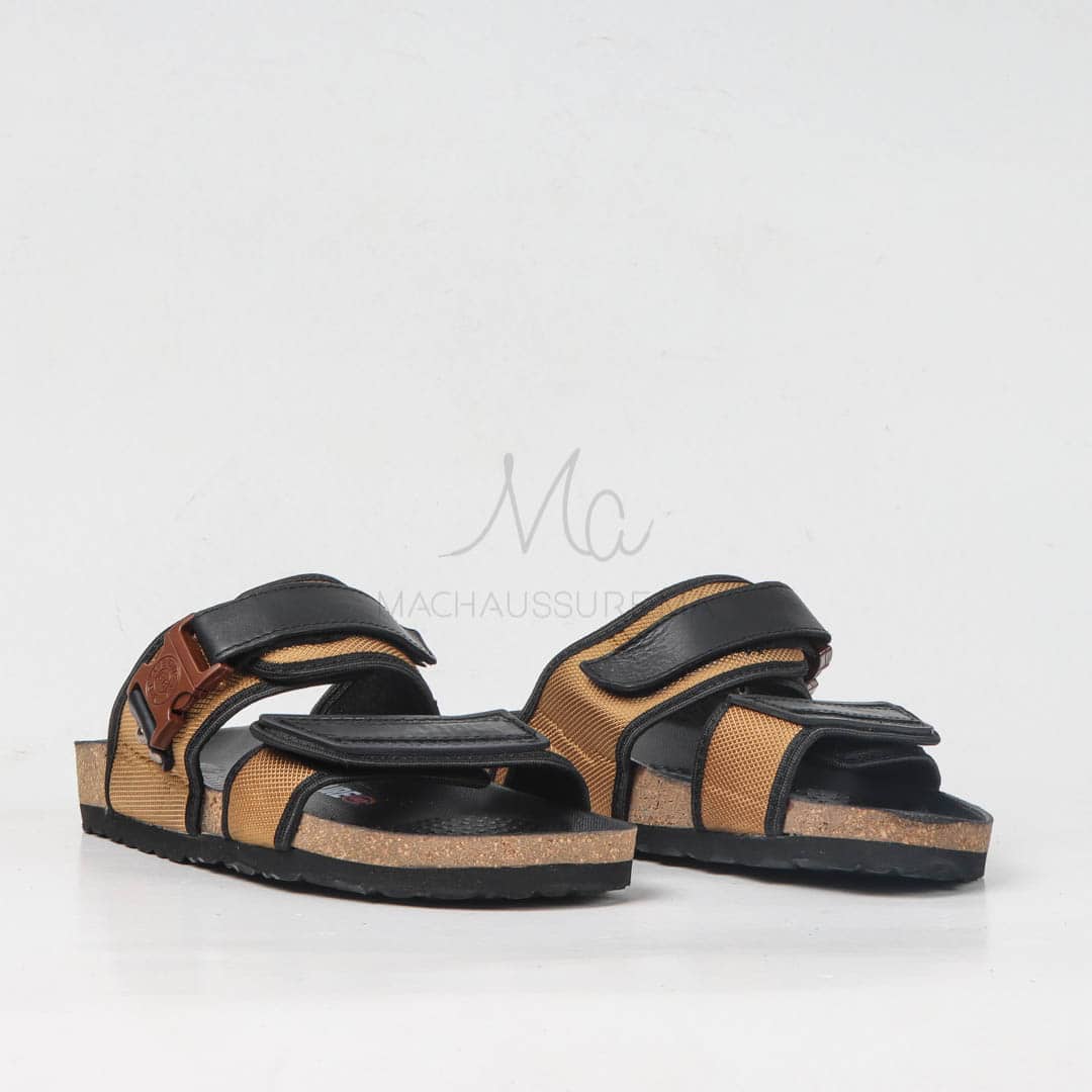 Sandales Plates Homme Moutarde.