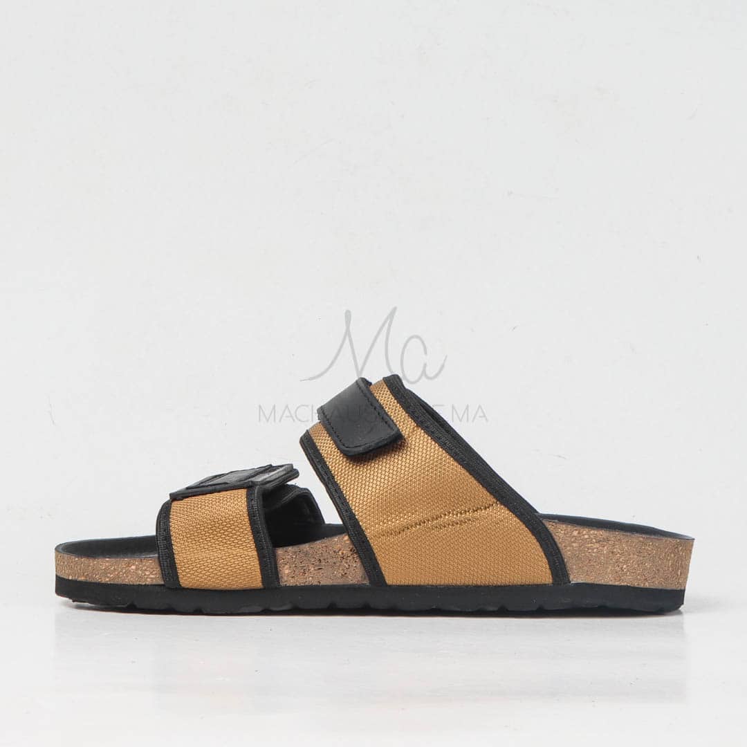 Sandales Plates Homme Moutarde.