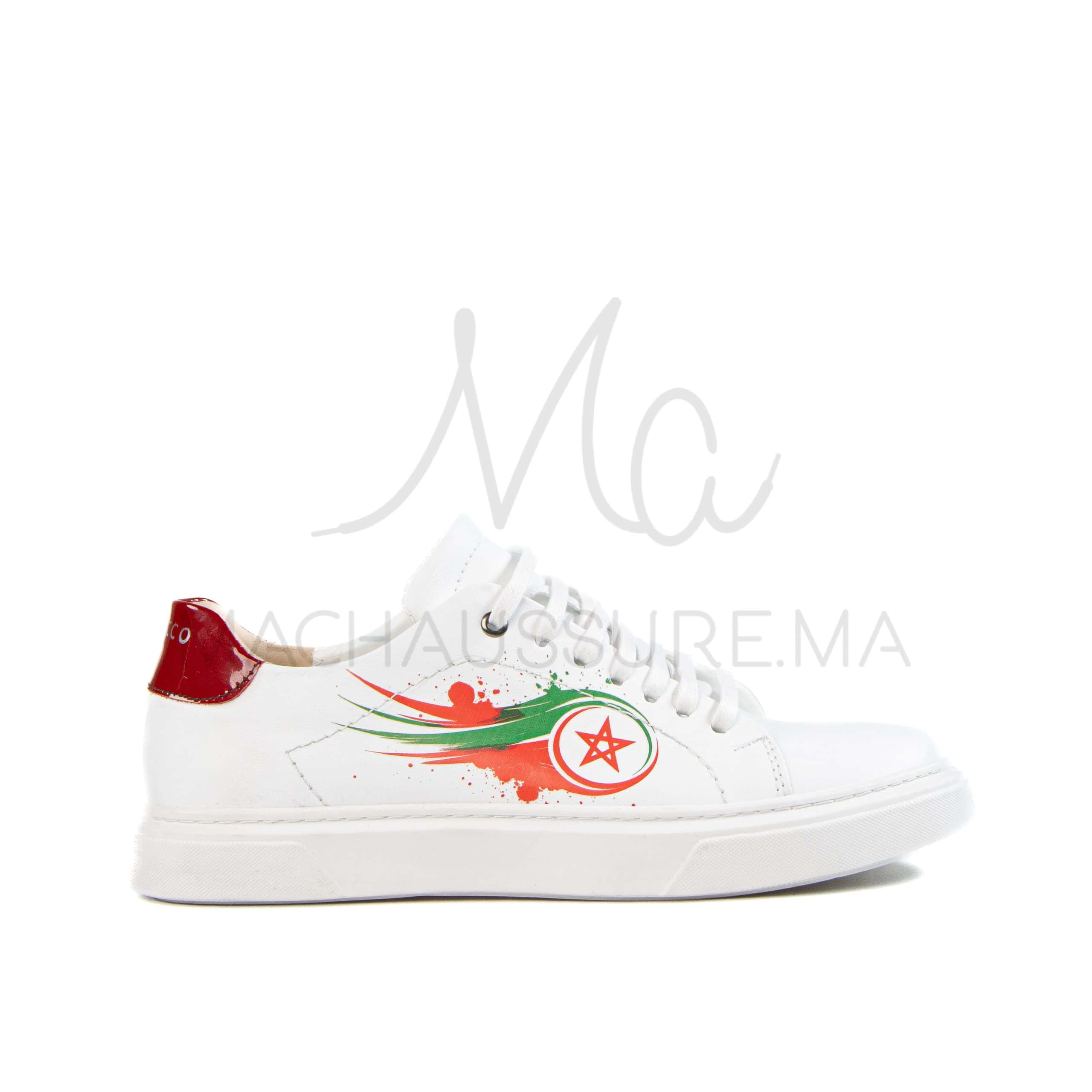 CAN – Baskets en Blanc.