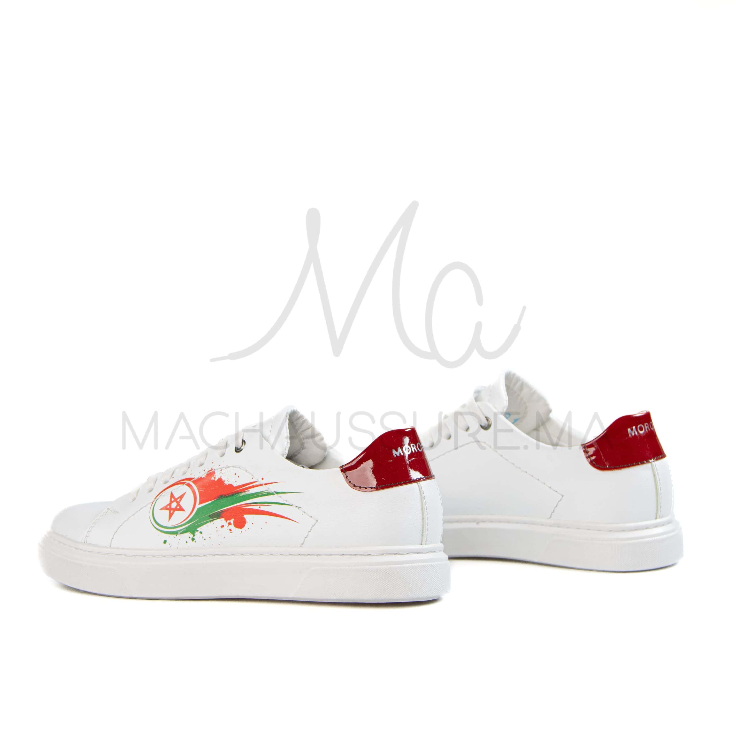 CAN – Baskets en Blanc.