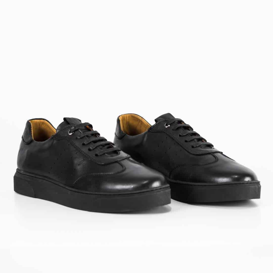 CUPSOLE - Baskets en noir.