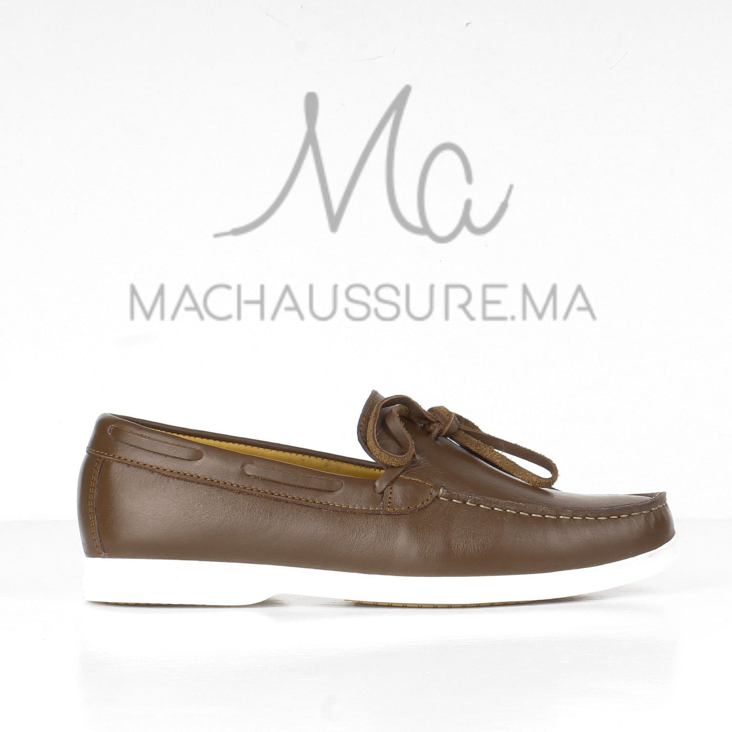 PIER-ONE Chaussures bateau en Cuir Marron.