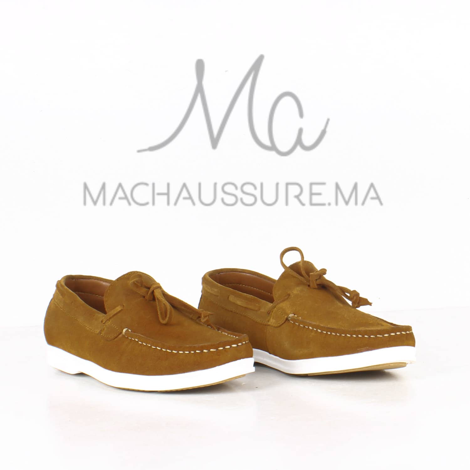 PIER-ONE Chaussures bateau en daim Tabac.
