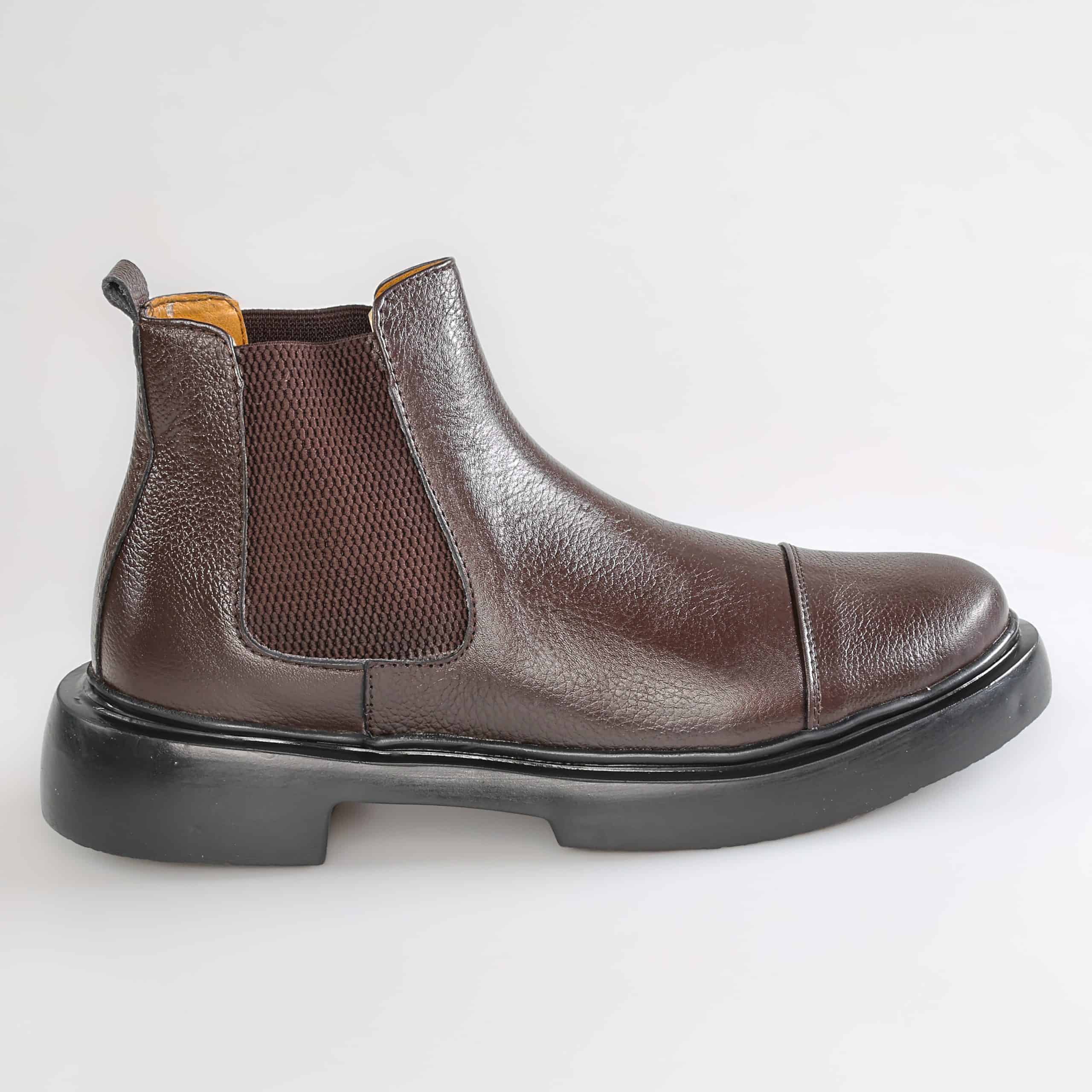Clarcks – Boots Hommes en Cuir Marron.