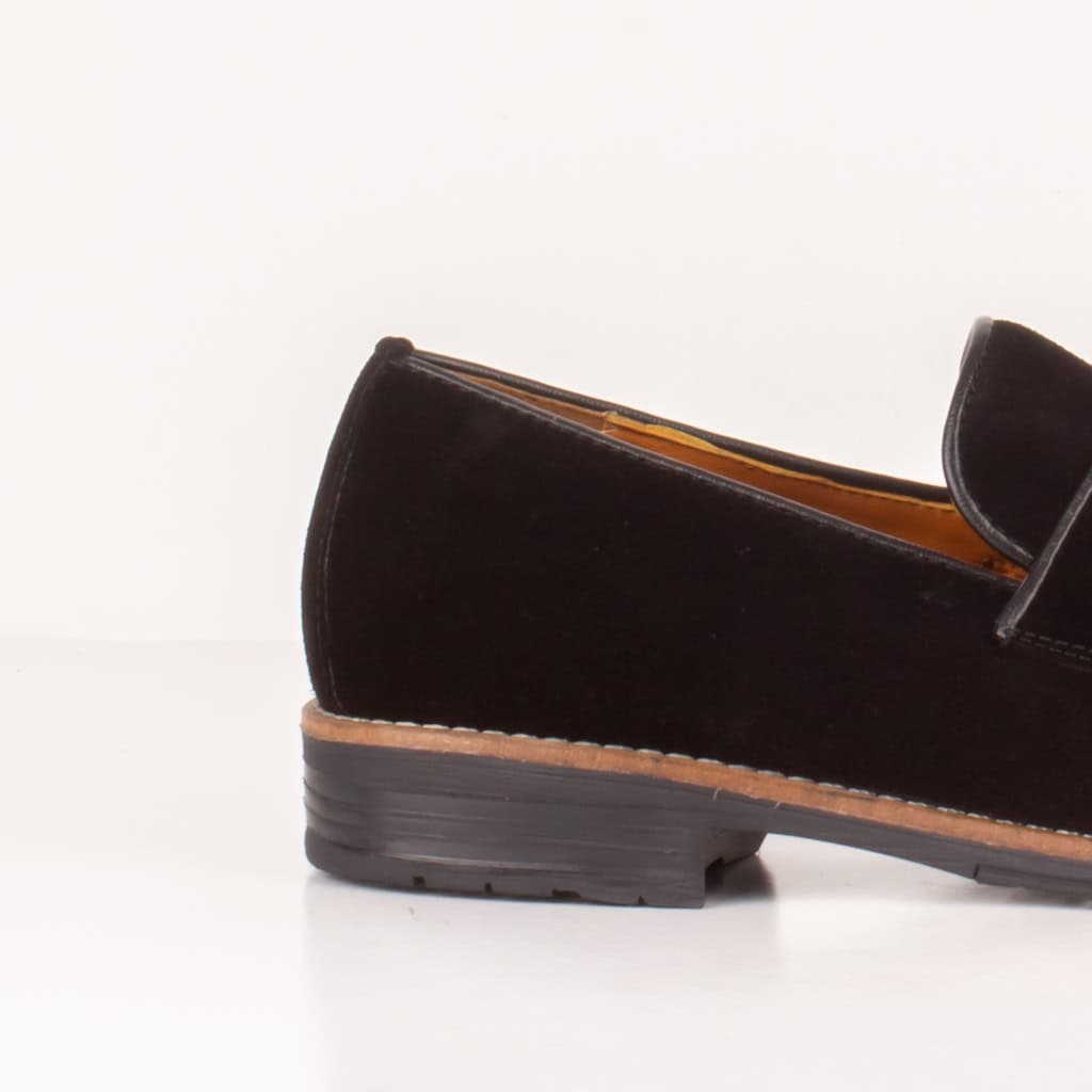 RUNWELL – Chaussure de ville 100% Daim – Noir.