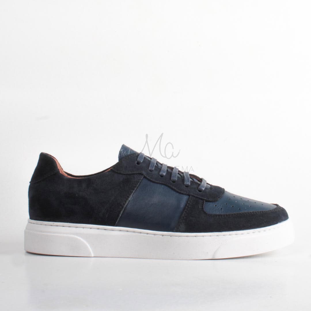 AIR BALVIN - Baskets en Daim Bleu.