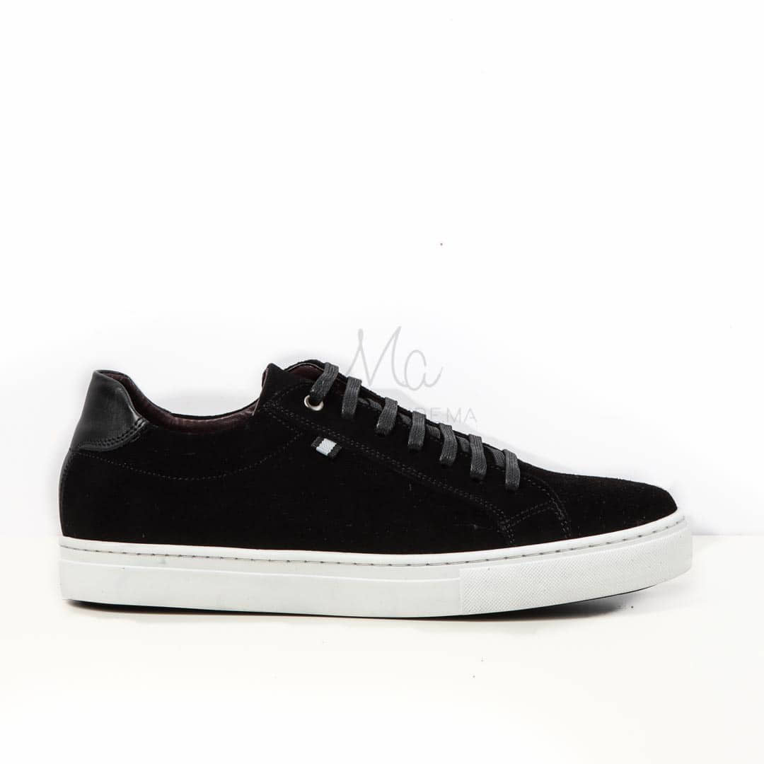 Baskets Basses en Daim - Noir.