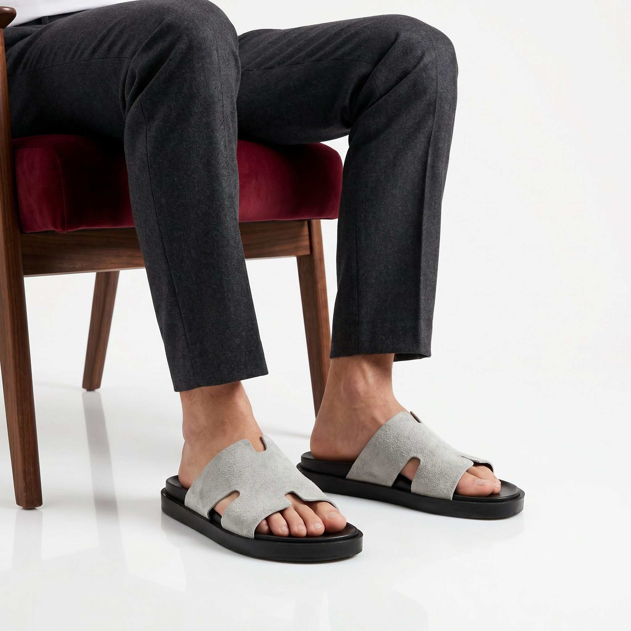 Abrid – Sandales Homme en Gris.