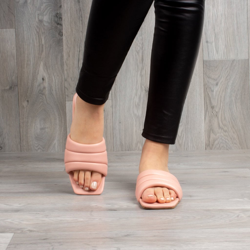 Puffy Steps - Sandales plates en Rose.
